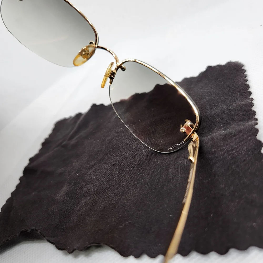 Chanel Sunglasses in pristine condition, exhibiting no blemishes. Model CH4099 - Picture 4 of 13